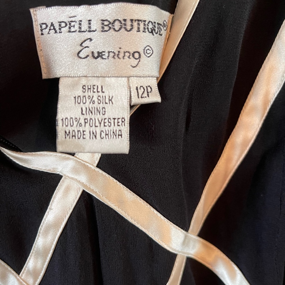 Flowy black dress with white ribbons, 100% silk - Picture 5 of 5